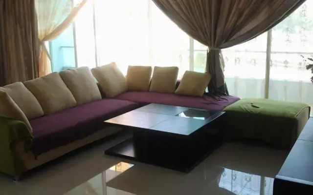 Greenlane Luxury Condominium