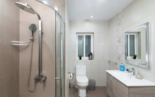 Modern Ensuite Rooms Near Balluta Bay