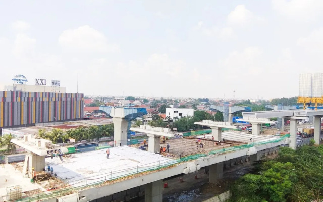 Town View 2BR Apartment @ Mutiara Bekasi