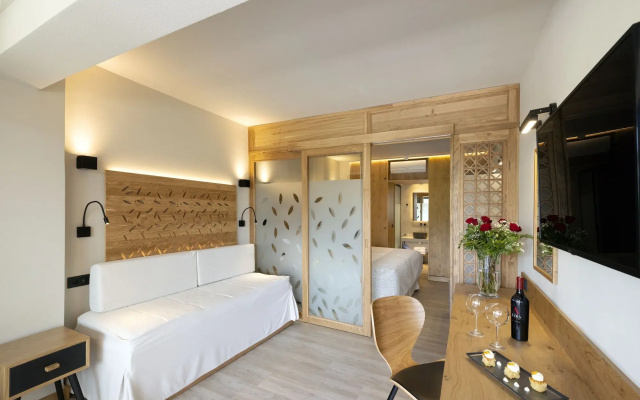 Atlantis Beach Hotel