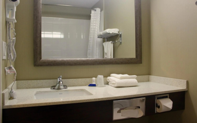 Meridian Inn & Suites Lloydminster