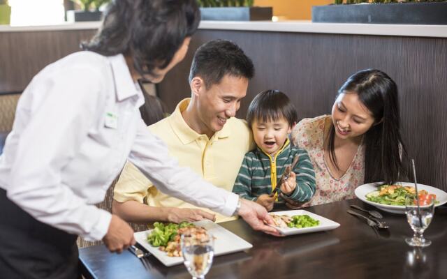 Holiday Inn Grand Rapids North - Walker, an IHG Hotel