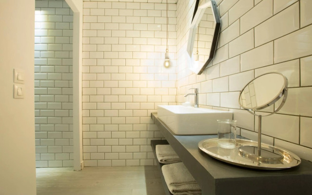 High-End Luxury Apartment