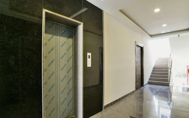 OYO 18833 SilverKey Babylon Whitefields
