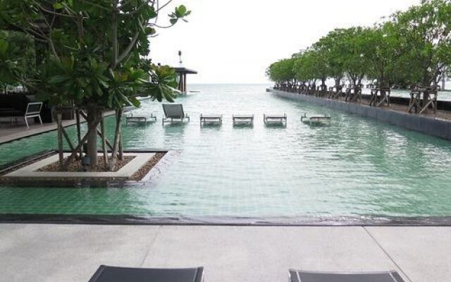 Reflection Jomtien Beach Condo by Dome