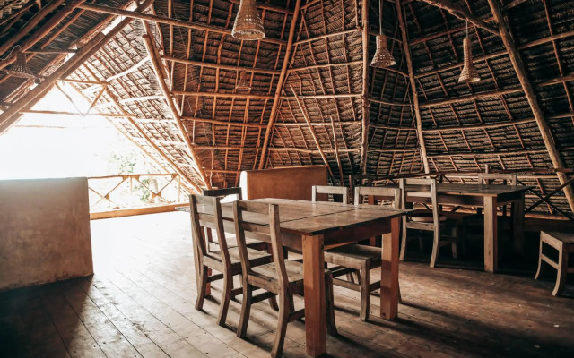 Raha Lodge