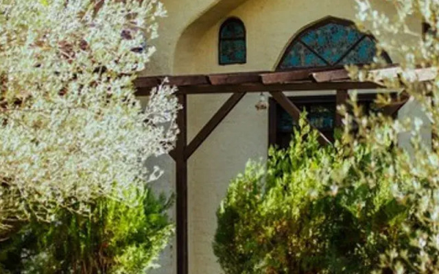 Eski Yeni Tatil Evi