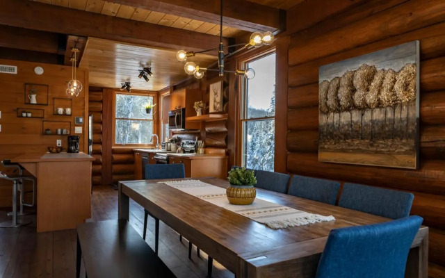 4-Bedroom Chalet Fraternite in Lac-Superieur Tremblant