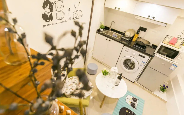 Hard Candy Apartment No.3