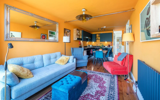 Altido 2-Bed Flat W/ Thames View