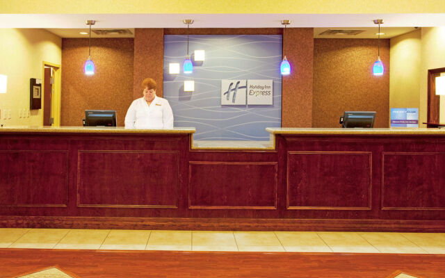 Holiday Inn Express Hotel & Suites Brooksville-I-75