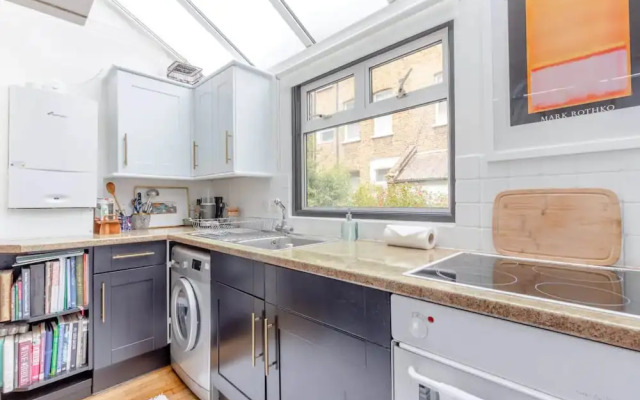 Cosy 1 Bedroom Apartment in West Kensington