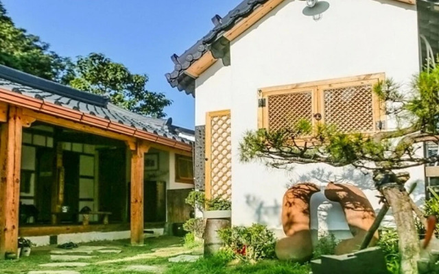 Jeonju Duool Nabirang Hanok Pension