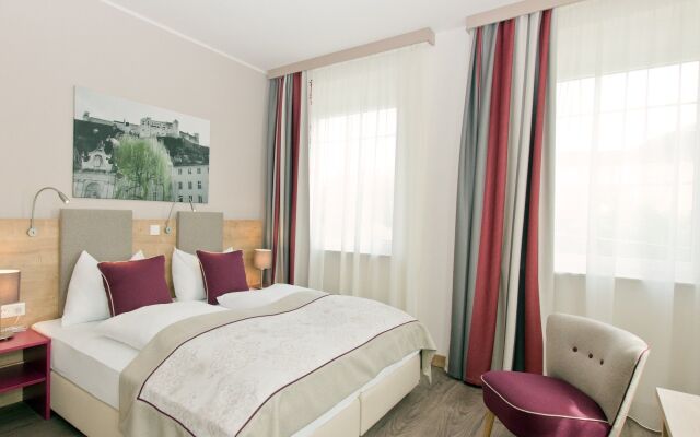 Hotel Max 70