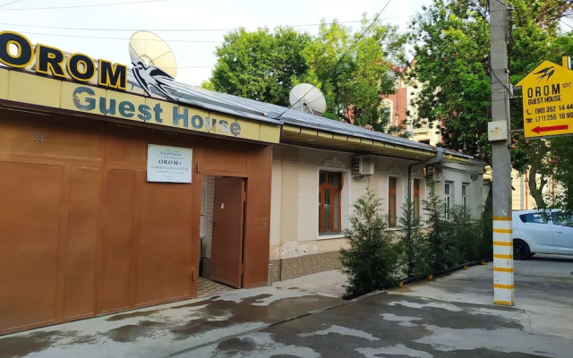 "Orom" Guests House