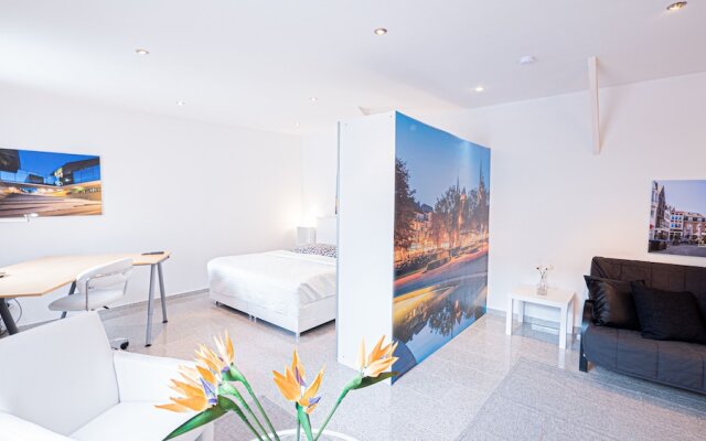 Relax Aachener Boardinghouse Main Train Station