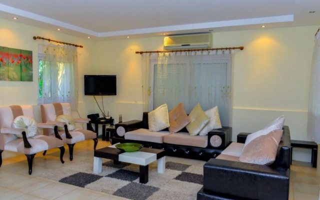 Gorgeous Secluded Villa With Private Pool and BBQ in Antalya