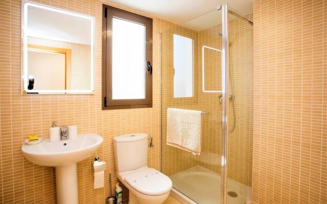 Spectacular Golf, Sea and Mountain Views BT65