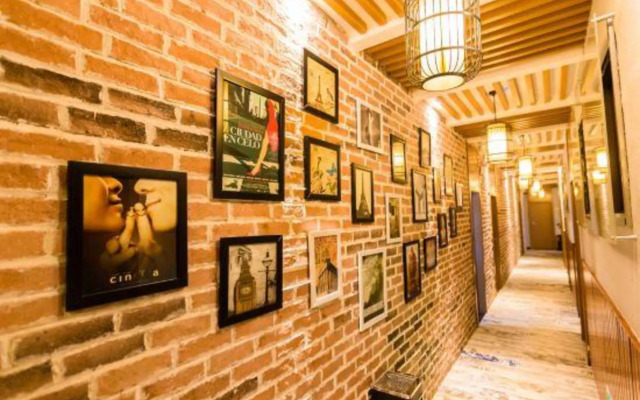 OYO Nanchang Happy Waterbed Literature Hotel