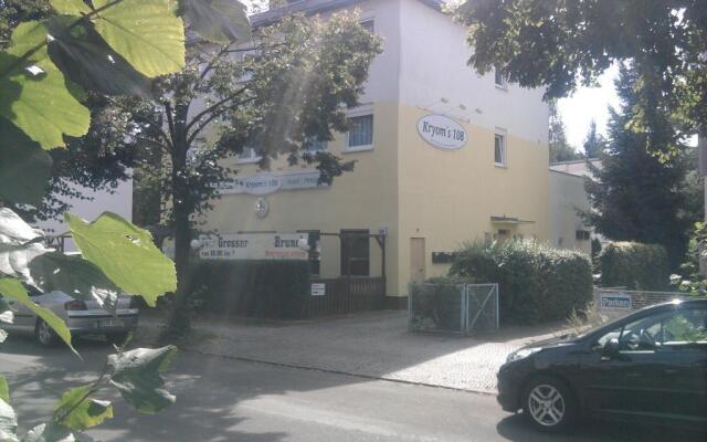 Hotel Dori's 108