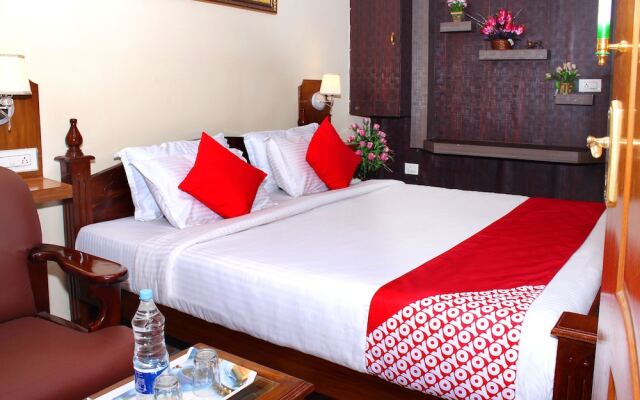 OYO 16541 Majestic Residency