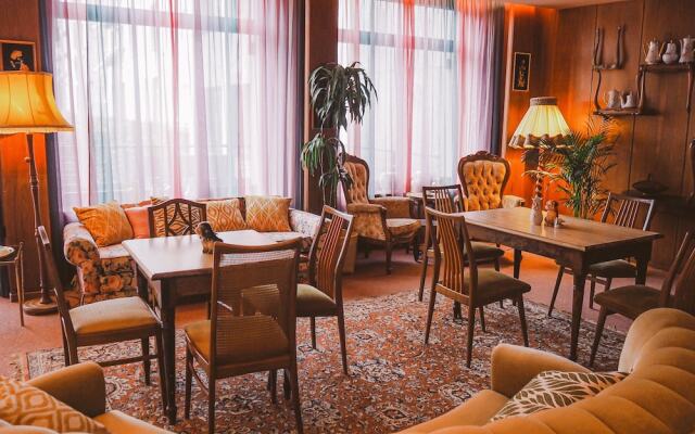Tante ALMA's Mülheimer Hotel