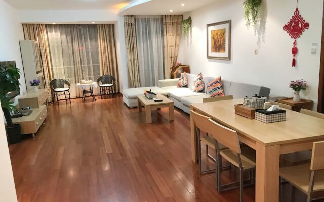 Hua Ting Residence