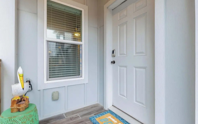 Comfy 3bdr Right in Town Sleeps 10