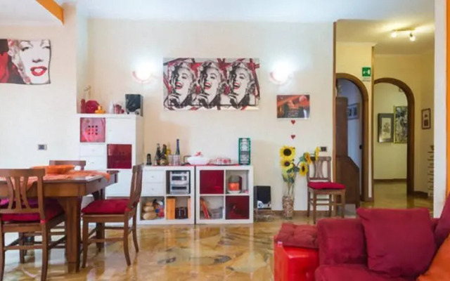 Violet Holidays House