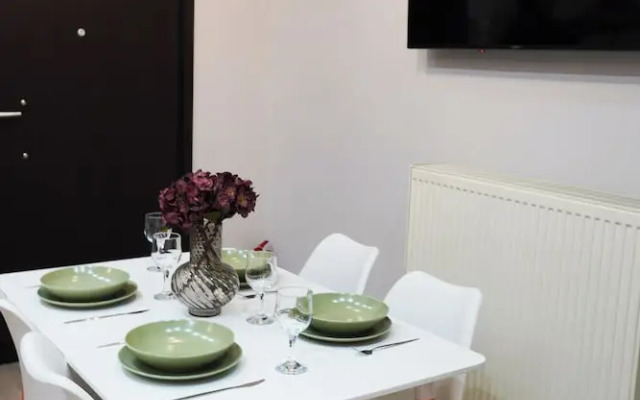 Athenian Petralona Suite