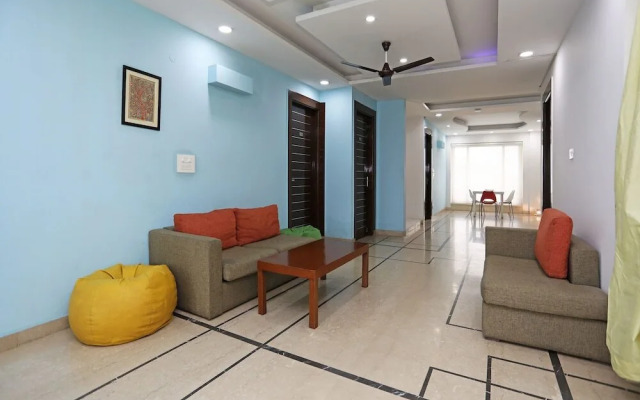 The Signature Hotel By OYO Rooms