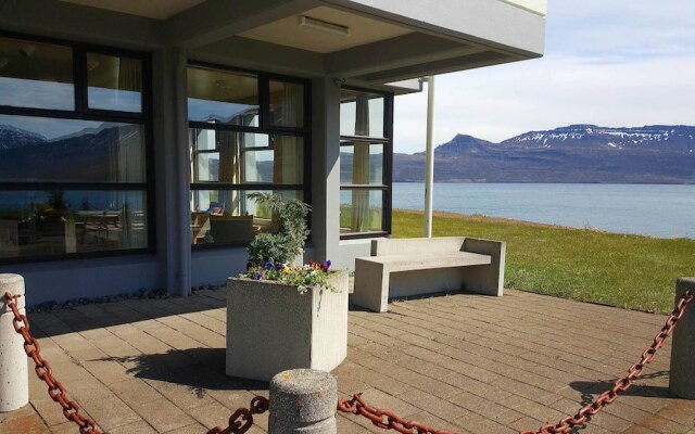 The Cliff Hotel