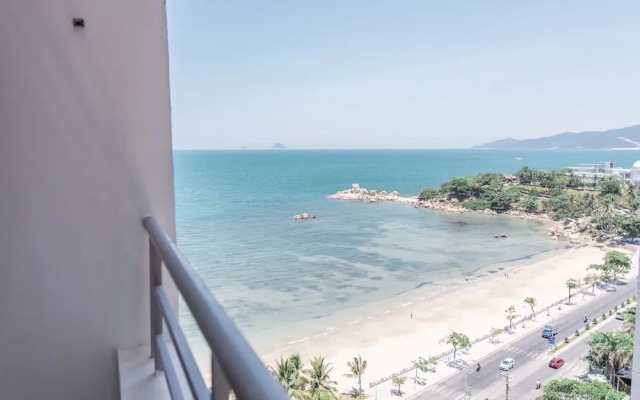 Beach Front Oceanous Apartment