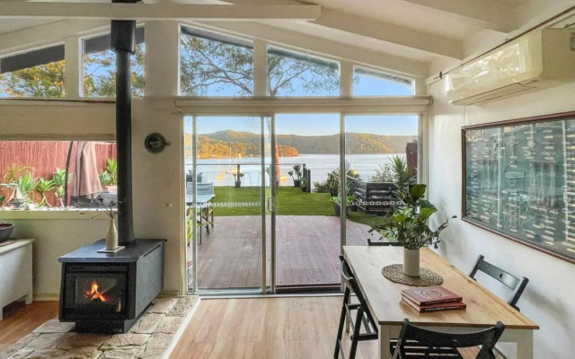 Island Paradise - Private Waterfront Retreat