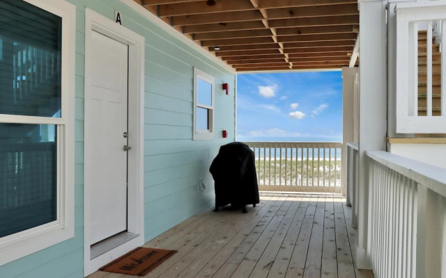 Pelican Roost A