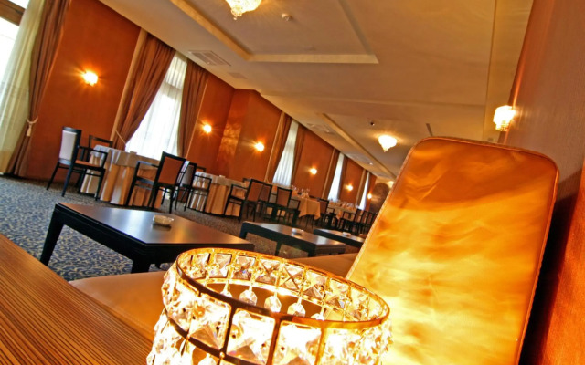 Hotel Crystal