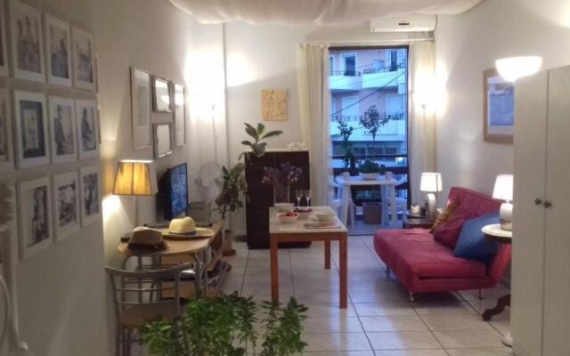 Awesome studio, 5 mins to beach, cafe, old town