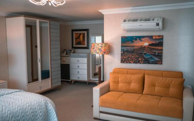 Dolphin Boutique Hotel & Restaurant