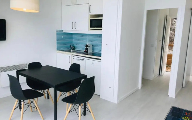 Costa Plana Collection