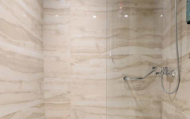 Nicolas Grand Suites - Adults Only