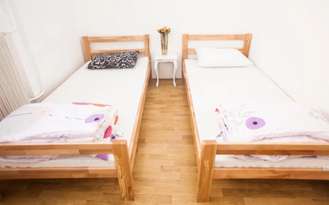 Hostel Jellostone