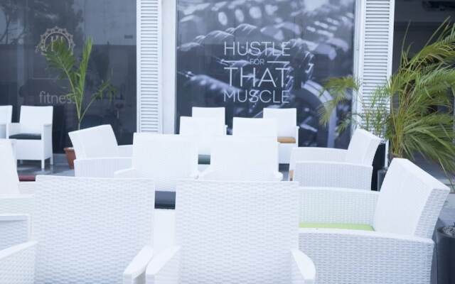 James Court Hotel & Luxury Apartments
