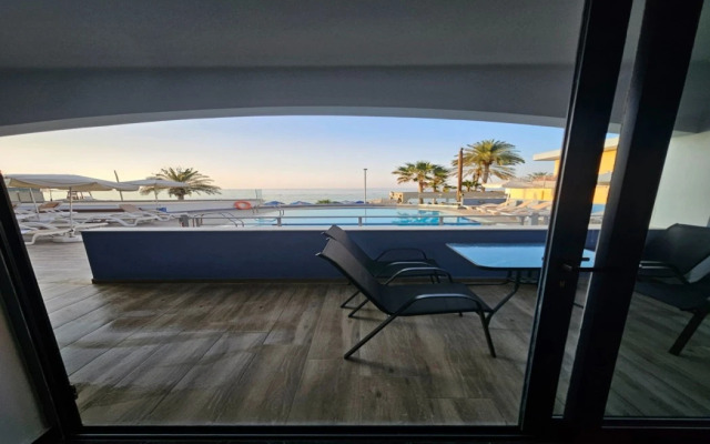 Eleni Beach Hotel