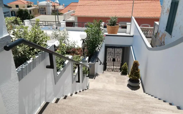 Quinta B. - Adults Only