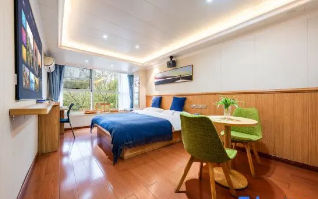 Junyi Hotel