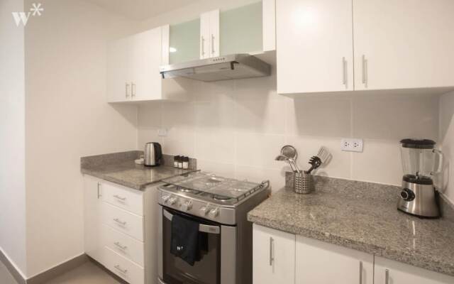 w Sleek 2BR in Miraflores