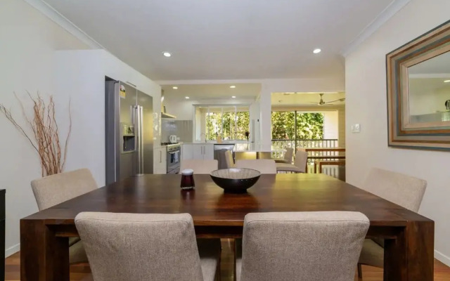 Renovated 3 Bedroom Home In Petrie Terrace