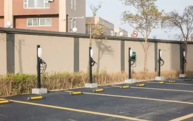 Ni Hao Hotel (Xinxiang Zhiye Jishu Xueyuan Pingyuanhu Campus)