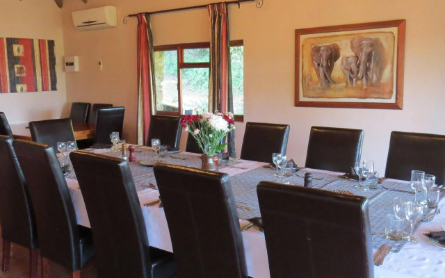 Woodbury Lodge - Amakhala Game Reserve