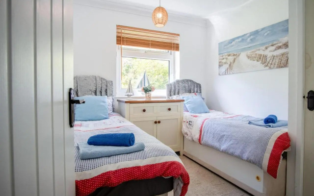 Bayview 32 - 2 Bedroom Chalet - Bayview Oxwich